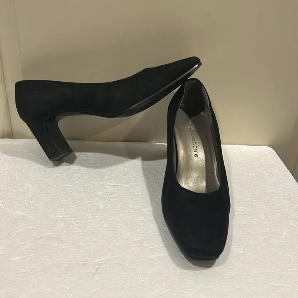 Bandolino suede leather slip on heels pumps from Nordstrom women Size 6.5 black